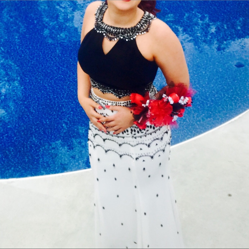 Size 10/12  2 pc prom dress